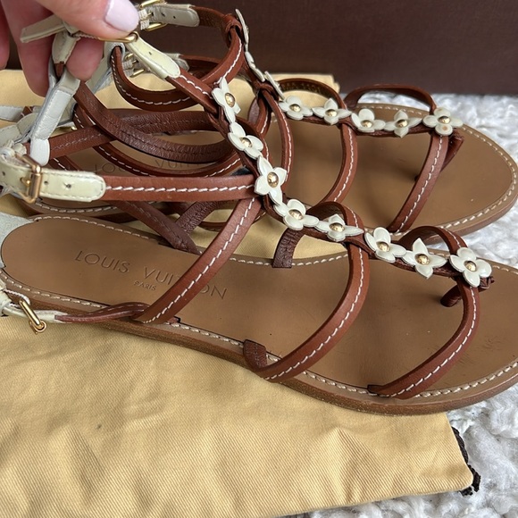 LOUIS VUITTON Fleurus Gladiator Sandals - Picture 3 of 4